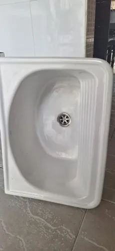 Vendo tanque novo de louça Deca para área derviço 