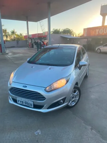 Ford Fiesta 1.6 16V Flex Aut. 5P 2016