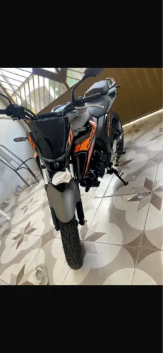 Vendo o Yamaha fazer FZ25 