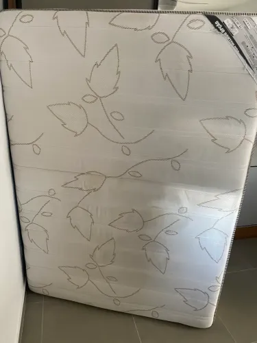 Colchão Bom Pastor semi novo