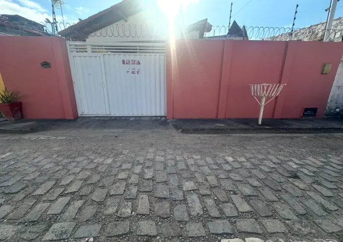 Casa pra vender em Passagem de Areia.