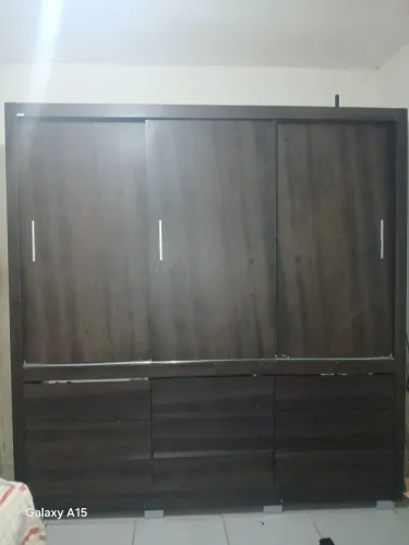 Guarda roupa semi novo