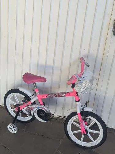 Bicicleta aro 16 bem novinha