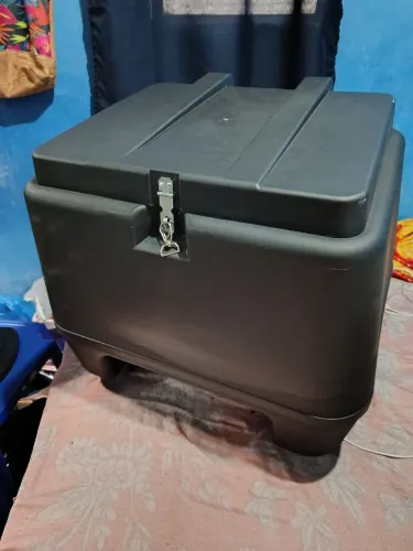 Baú de 80 lts zero, já com suporte pra MOTTU.