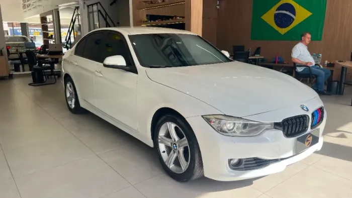 BMW 320I A 2.0 Turbo/activeflex 16V 184cv 4P 2014