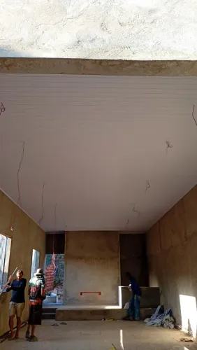 Trabalho com os seguintes serviços: drywal paredes e forros também trabalho com forro PVC 