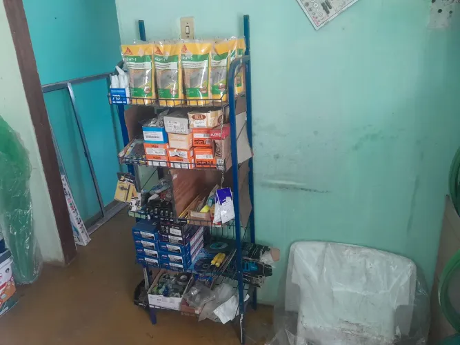 Estoque de miudezas de loja de eletro hidráulica 