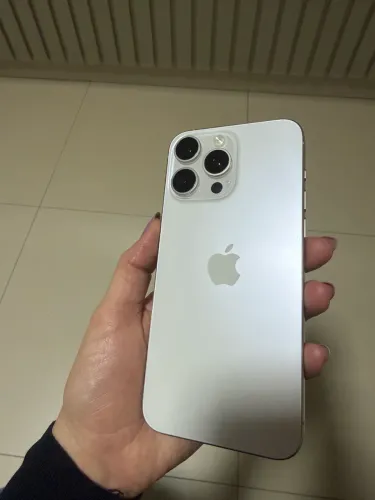 iPhone 15 pro Max 256g Branco