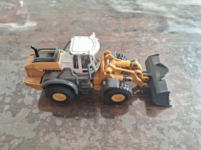 Pa carregadeira miniatura HO Liebherr