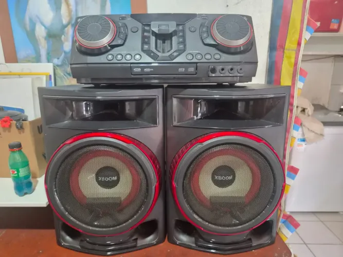 Mini System LG Xboom CL87 2350W RMS Karaokê Party Speaker Preto