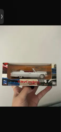 modelo fundido em miniatura 1:43 do NewRay City Cruiser 1976 Cadillac Coupe de Ville