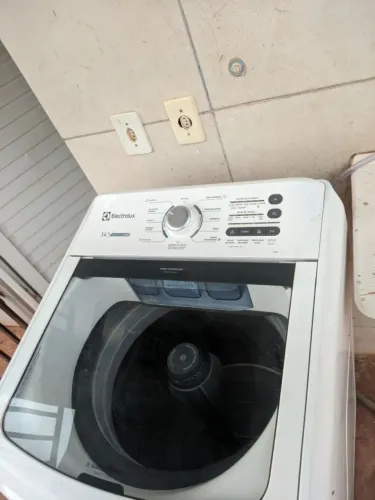 Máquina de lavar Eletrolux 14kg