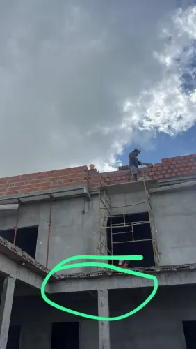 Pedreiro ou empreiteiro
