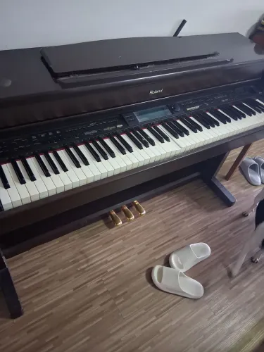 Piano Roland