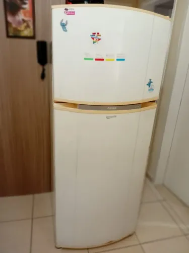 Geladeira usada boa