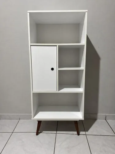 Estante Livreiro Chaplin com pés madeira maciça peça de decoração - Branco