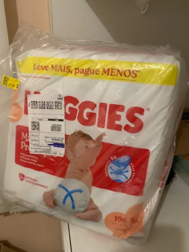 Pacote Fraldas Huggies Supreme Care M 196 Unidades. Pacote lacrado