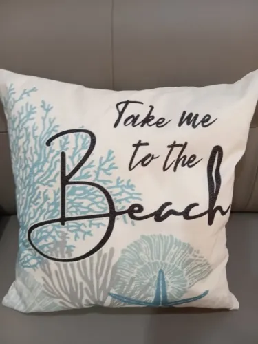 Conjunto com 3 almofadas novas (tema praia)