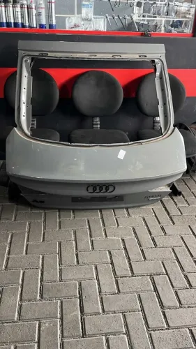 Tampa traseira audi a5 sportback 2018 2023 original