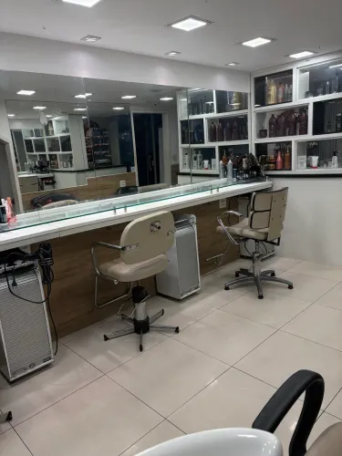 Cadeira disponível para aluguel - Cabeleireiro(a)!