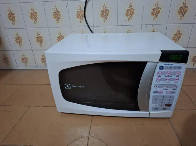 Micro-ondas Electrolux 20 litros 110volts em Guarulhos-sp