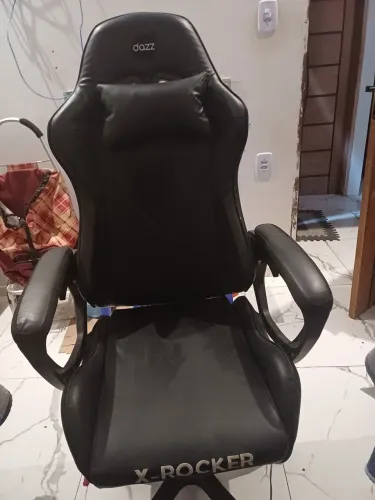 Vendo cadeira gamer muito confortavel com ajuste para coluna