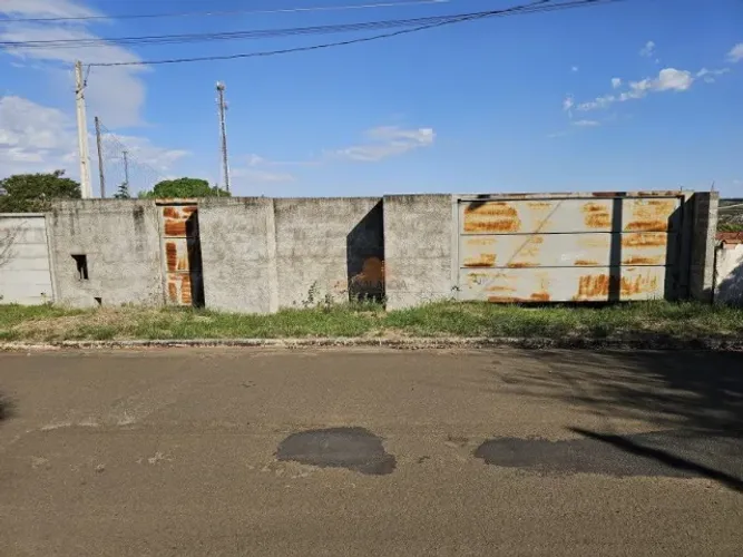 Terreno á venda centro Analândia