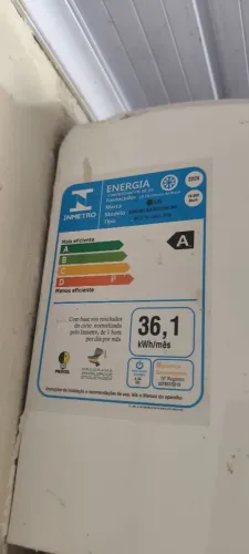 Vendo central de ar condicionado 19000 BTUs, semi nova. Dual inverter