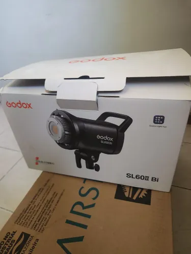 Luz de fotografia Godox SL60 BI II