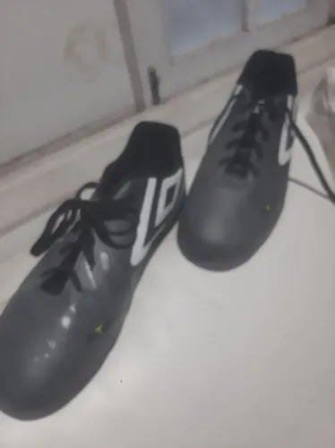 Vendo chuteira, umbro