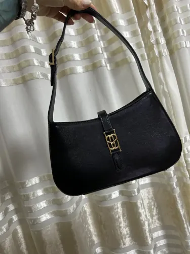 Bolsa Schutz preta
