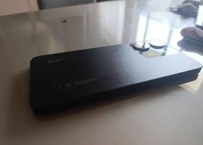 Vendo Redmi 13C com 256 G mais 8 de Ram Tela de 6, 74 Câmara de 50 MP