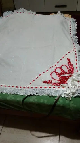 Manta para bebê de cambraia bordada branco