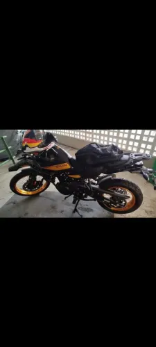 Himalayan 450 Hanle Black (apenas 4 meses de uso - 900 km)