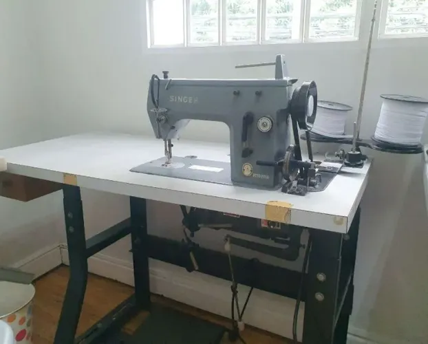 Máquina zigzag bordadeira Singer