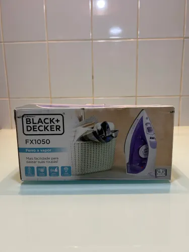 Ferro a vapor Black Decker FX1050 violeta