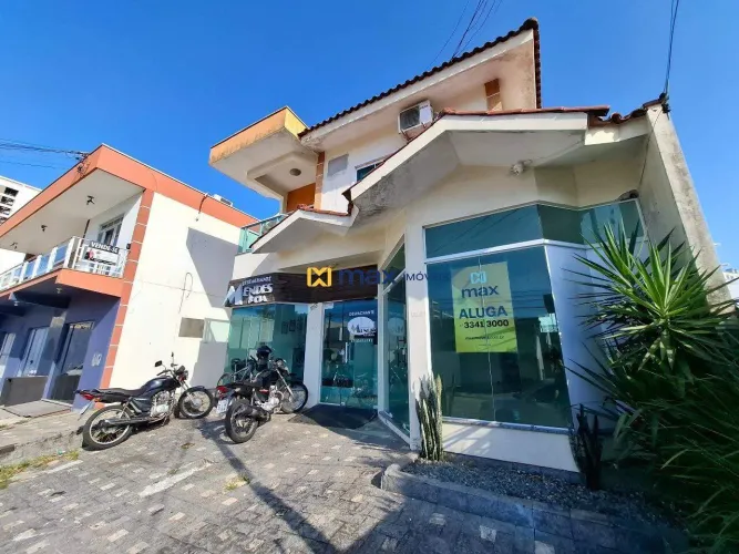Sala Comercial Térrea. Bairro: São João, Itajaí.