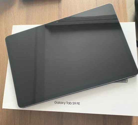 Samsung Galaxy Tab S9 FE 128 GB + S Pen ? Cinza