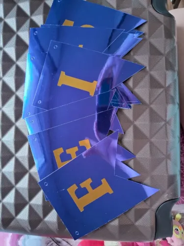 Faixa de "Feliz aniversario" azul