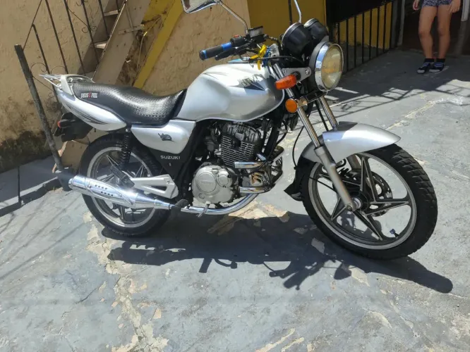 Moto Suzuki 2008