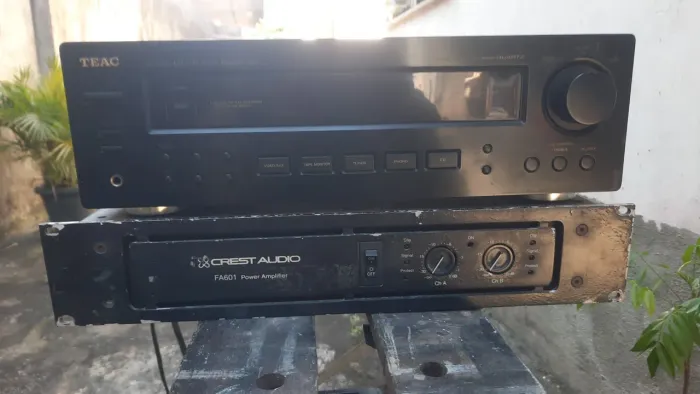Receiver Teac e amplificador Crest áudio
