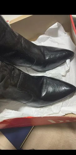 Vendo bota usada uma vez