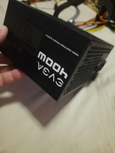 Fonte Gamer Evga 400 watts reais.