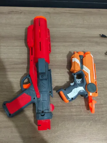 Arma de brinquedo Nerf ( duas por esse valor)