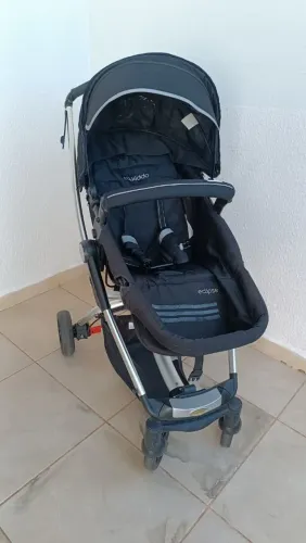 Carrinho de bebê Kiddo Eclipse seminovo a venda