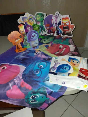 IMPERDIVEL...KIT BOLO FAKE E DECORAÇÃO FESTA TEMA DIVERTIDAMENTE 2