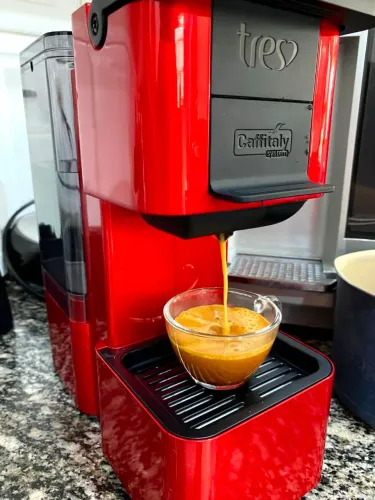 Vendo cafeteira elétrica Três Corações