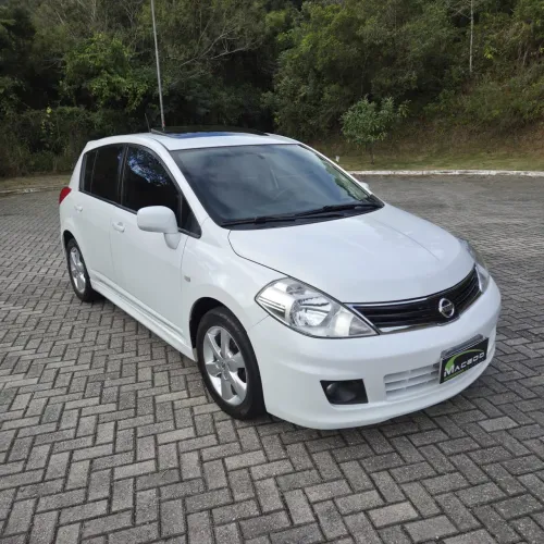 Nissan Tiida SL 1.8/1.8 Flex 16V Mec. 2012