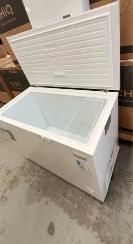 Freezer cônsul semi novo