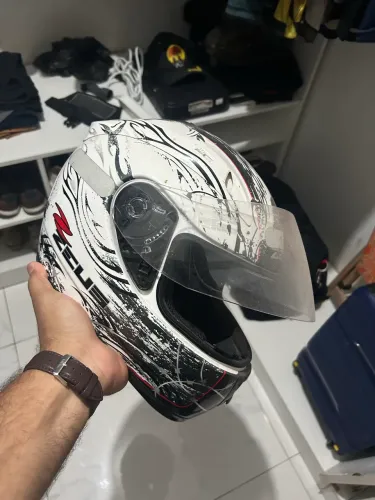 Vendo capacete Zeus e AGV